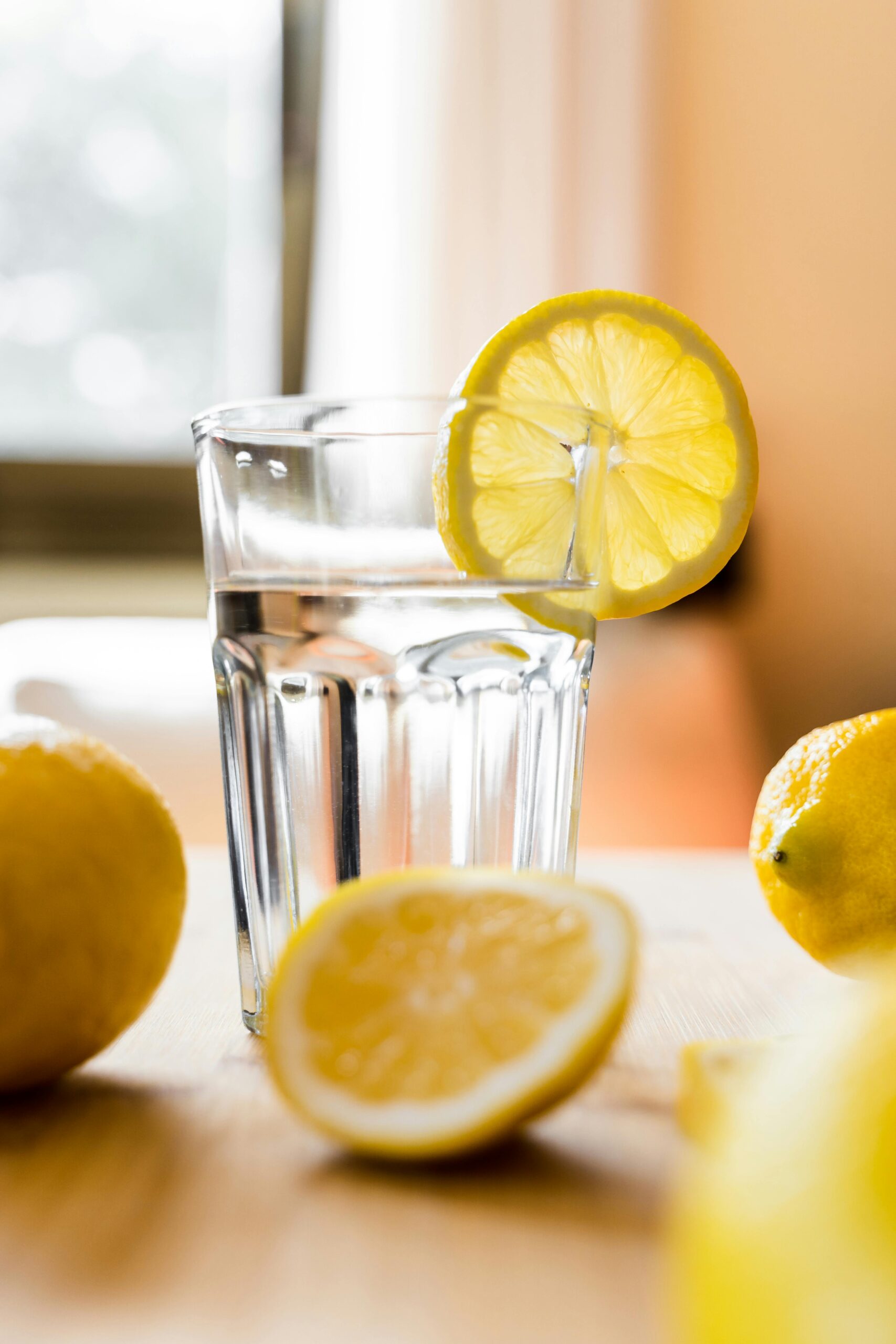Glass of water with lemon – natural hydration and freshness